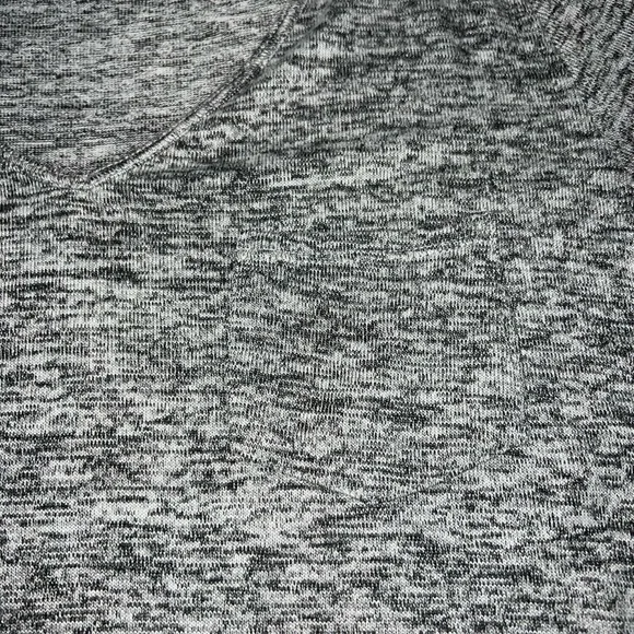 gray top - Picture 2 of 5